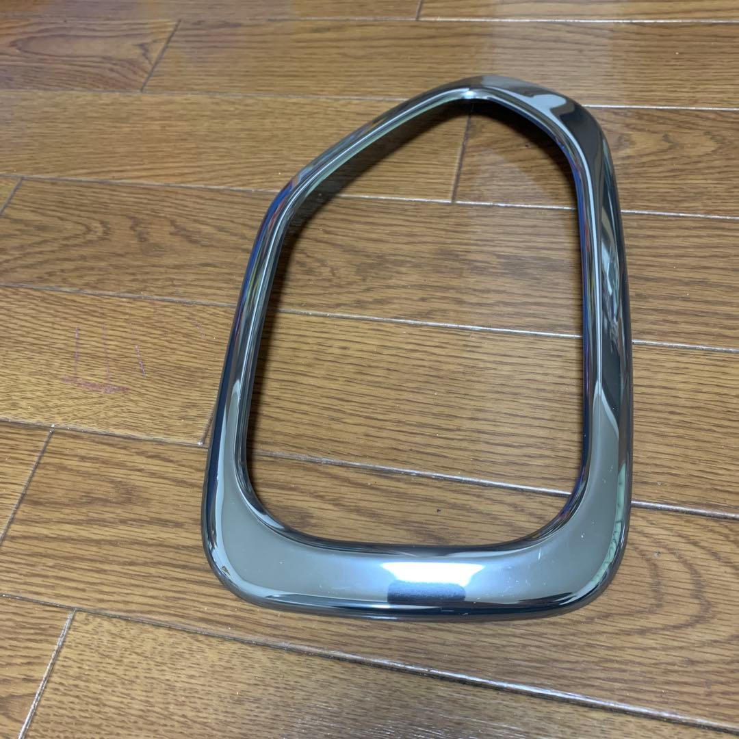 スバル　アウトバックBS9 純正　リヤバンパーモールディング