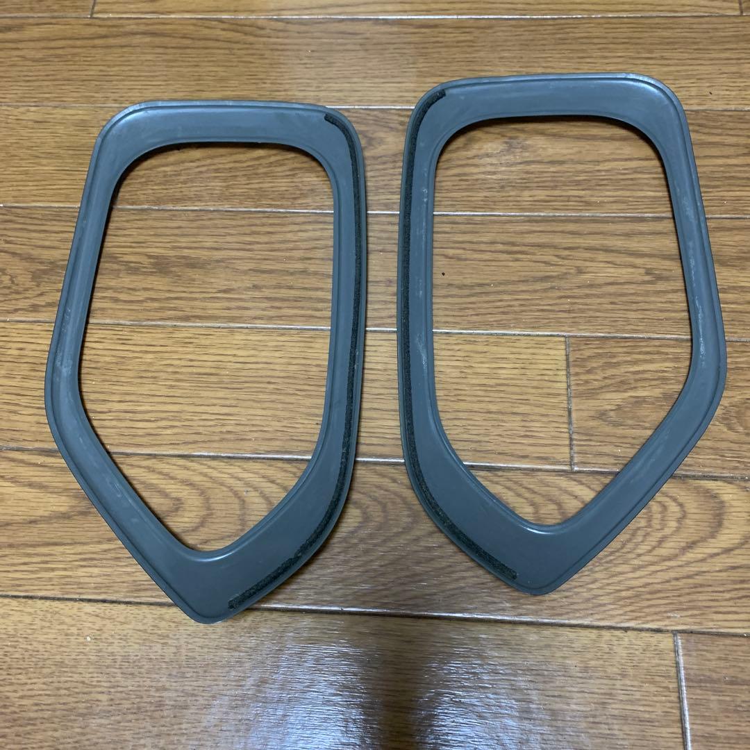 スバル　アウトバックBS9 純正　リヤバンパーモールディング