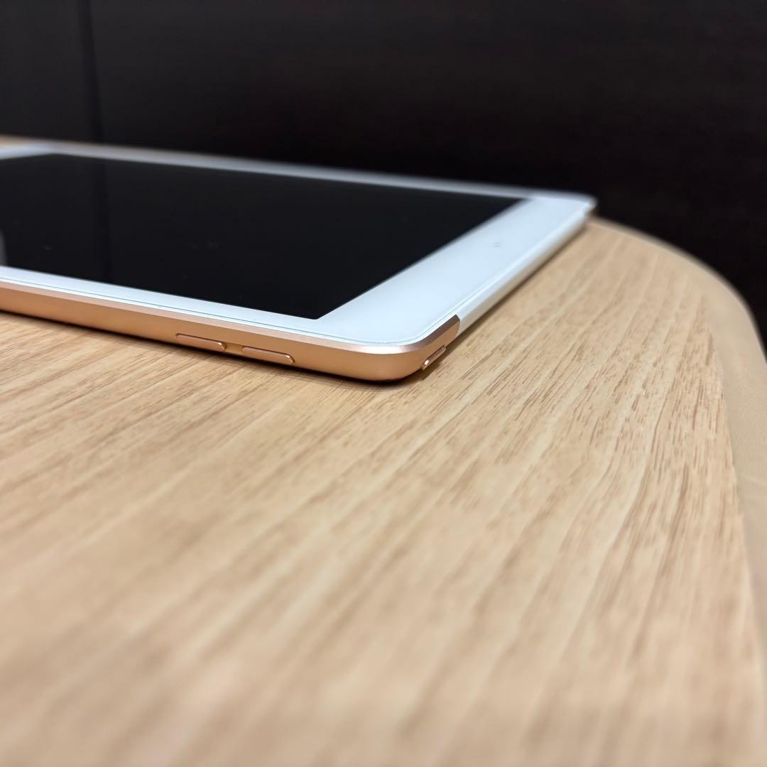 iPad（第7世代）128GB ゴールド Wi-Fi + Cellular