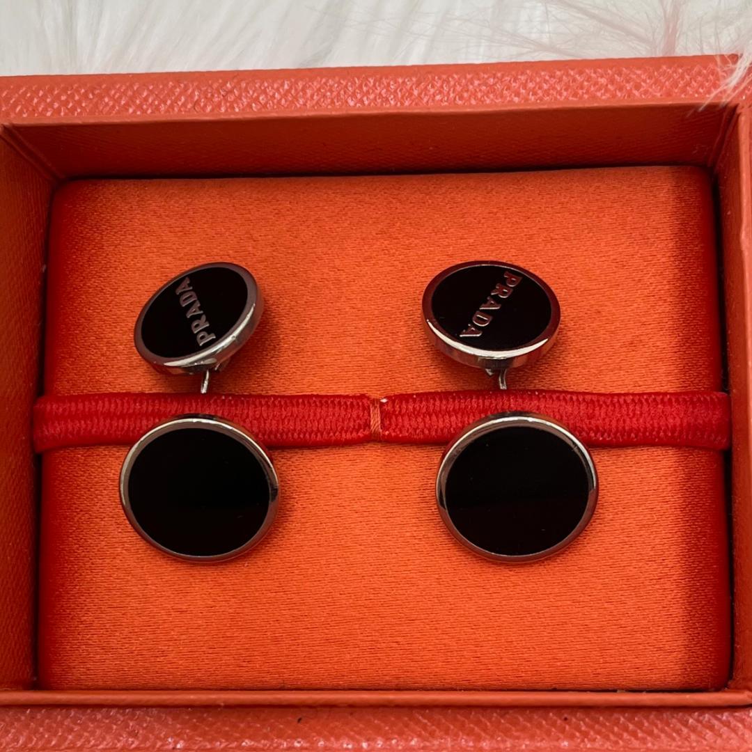 美品✨PRADA カフス カフリンクス プラダ箱付き　ロゴ ビジネス