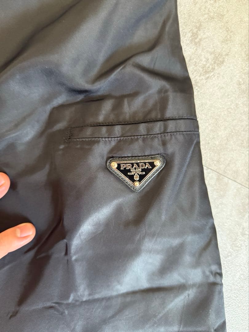 PRADA 半ズボン ショートパンツ ブラック 黒 トライアングルプレート