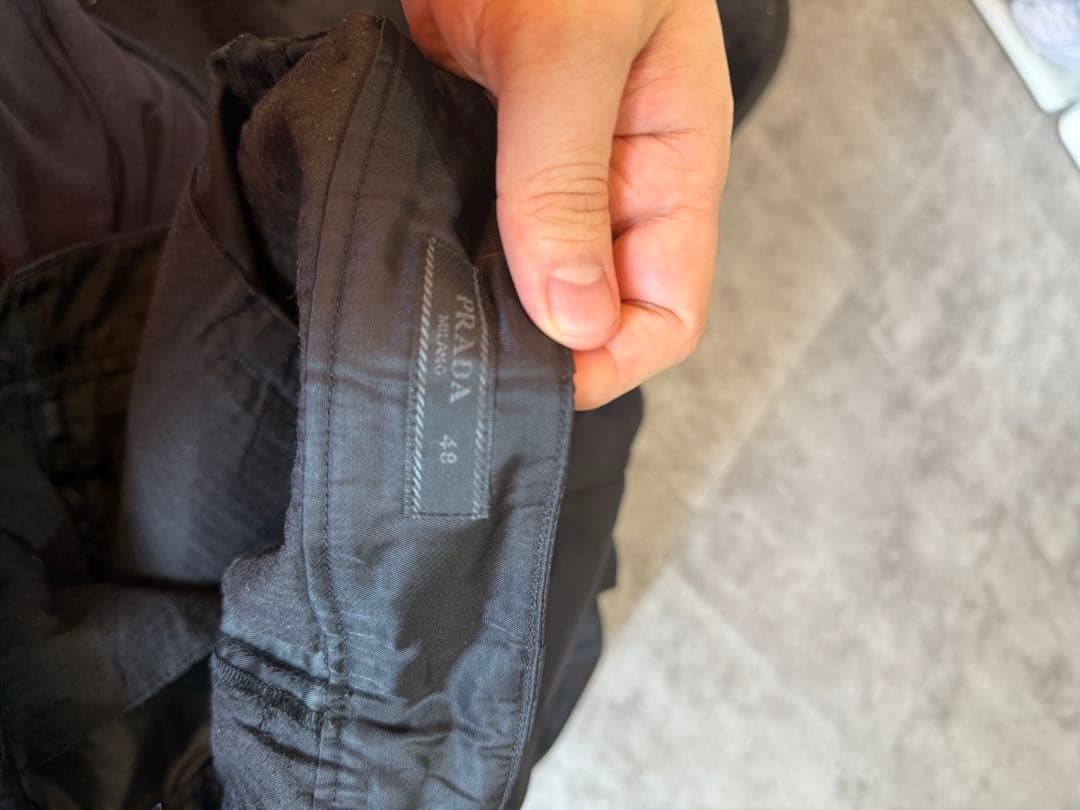 PRADA 半ズボン ショートパンツ ブラック 黒 トライアングルプレート