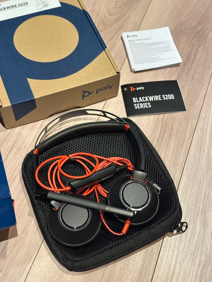 未使用 Poly Blackwire 5220 有線ヘッドセット