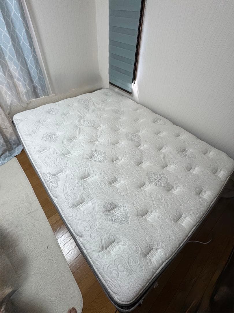 美品 ダブル　Sealy シーリー　 クラウンジュエル　 エメラルドⅣ