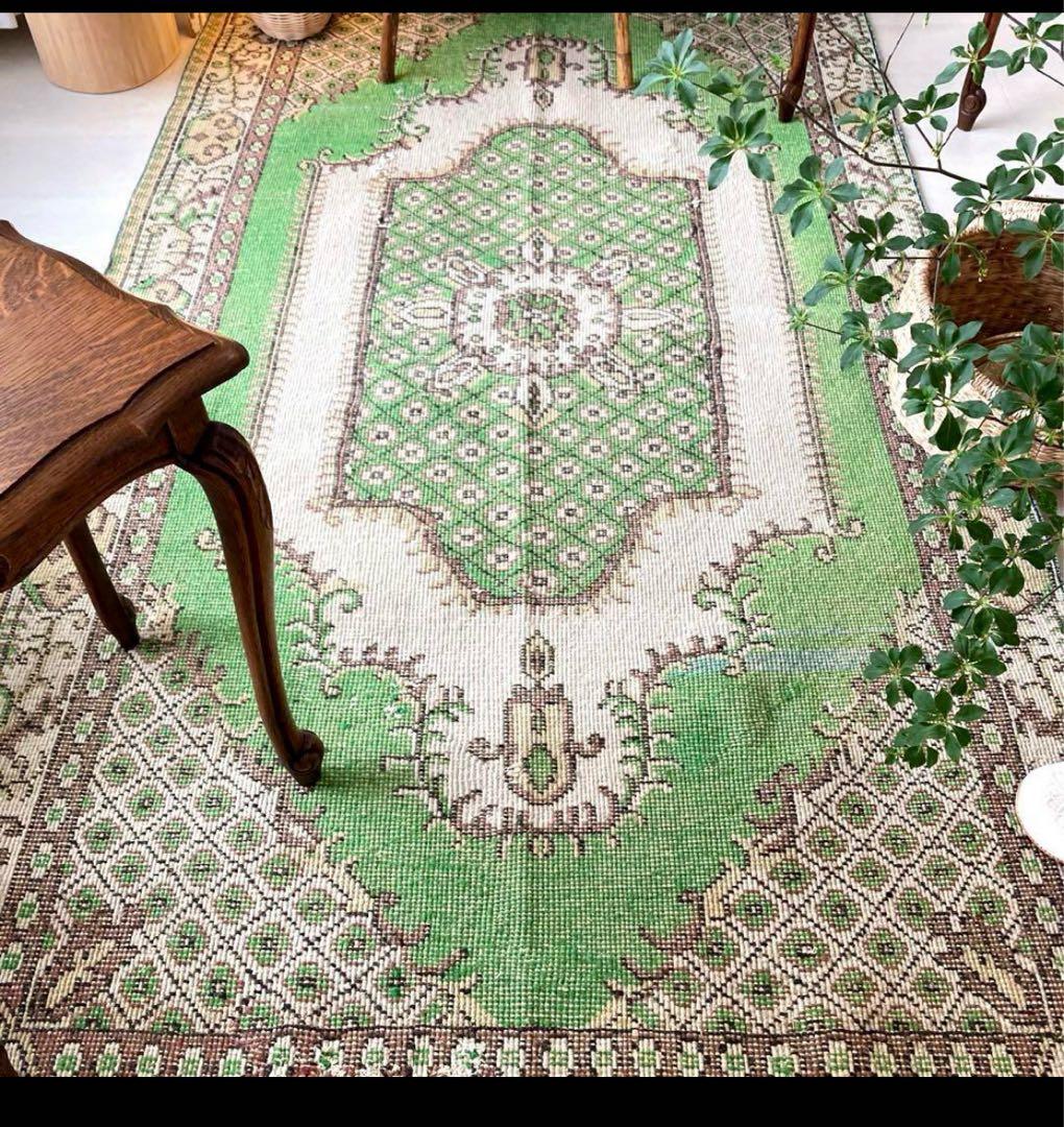 上品　クラシカル柄　アップルグリーン　ミルキー　ココア　トルコヴィンテージラグ