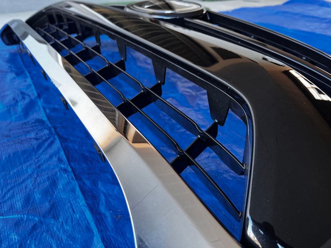 ハイラックス　フロントグリル　TOYOTA