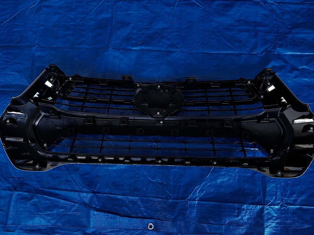 ハイラックス　フロントグリル　TOYOTA