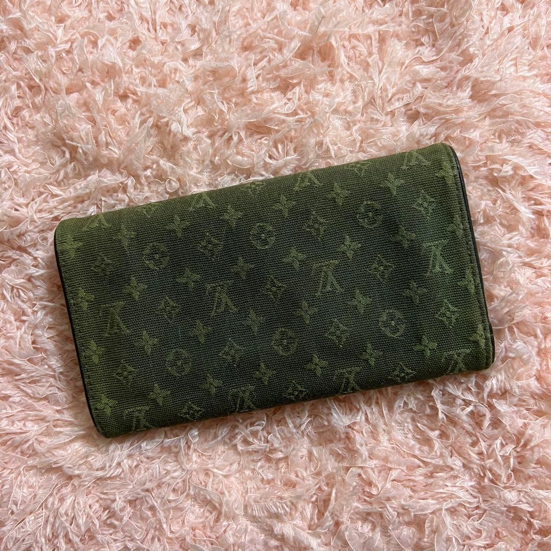 ルイヴィトン　財布　ポルトトレゾール　インターナショナル モノグラム　カーキ