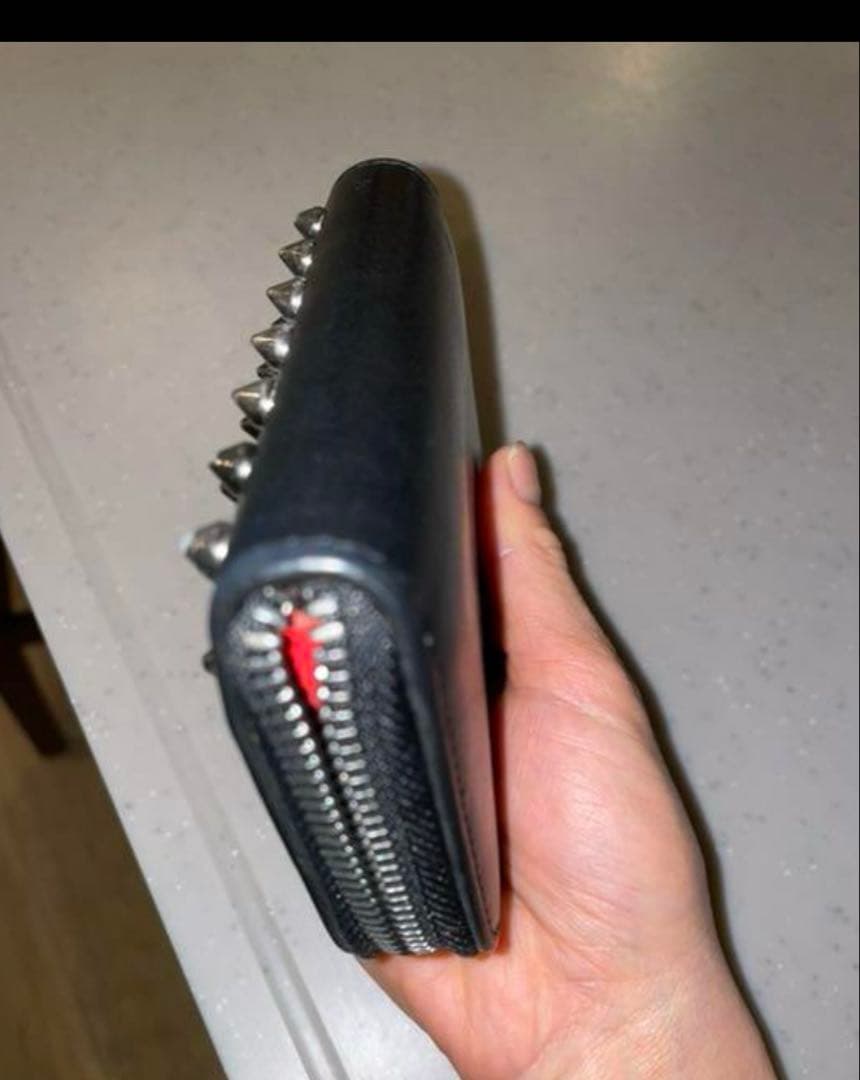 クリスチャンルブタン