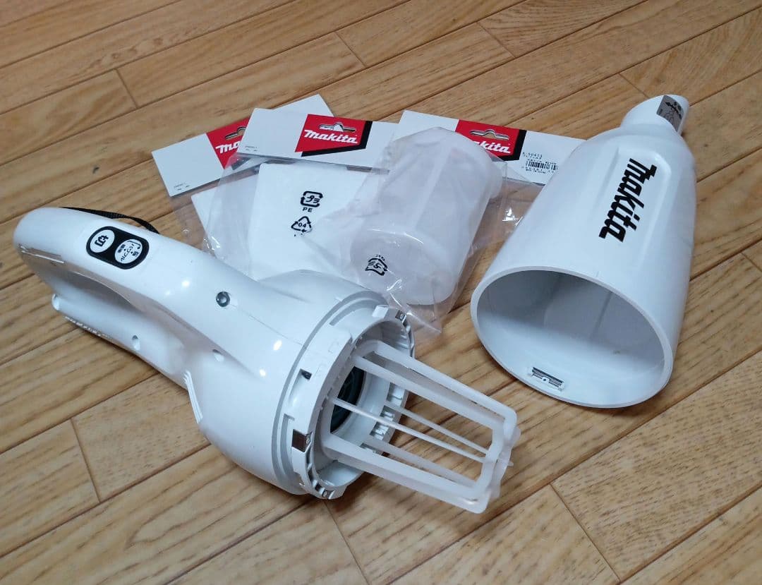 マキタ10.8V充電式クリーナーCL108FD バッテリー、充電器付