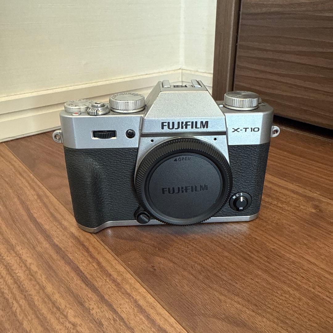 （美品）FUJIFILM X-T10 シルバー ミラーレス一眼