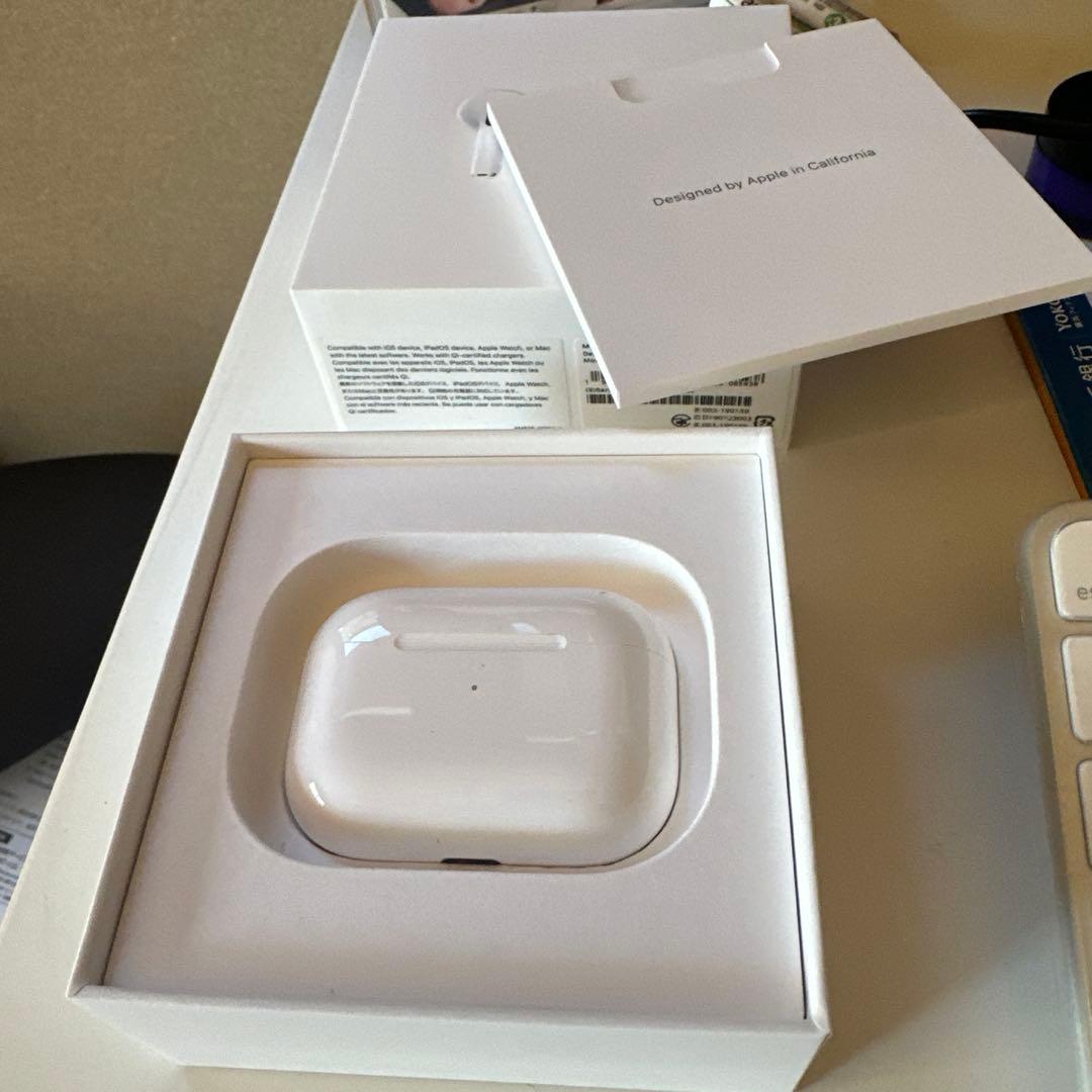 今なら即発送できます。 AirPods Pro ワイヤレス充電ケース付き