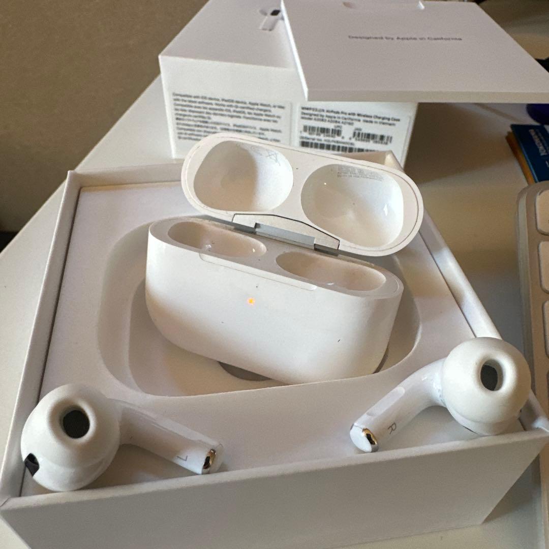 今なら即発送できます。 AirPods Pro ワイヤレス充電ケース付き