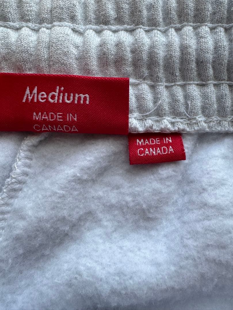 Supreme グレー ショートパンツ