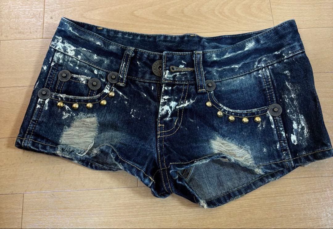 d.i.a 美品 ダメージデニムショートパンツ サイズ24