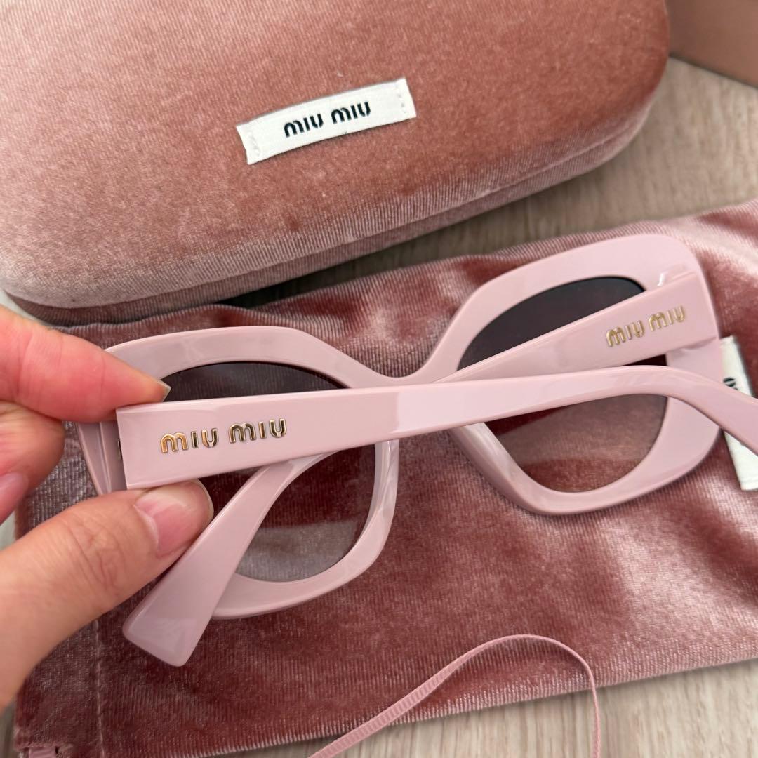 miu miu ピンク サングラス