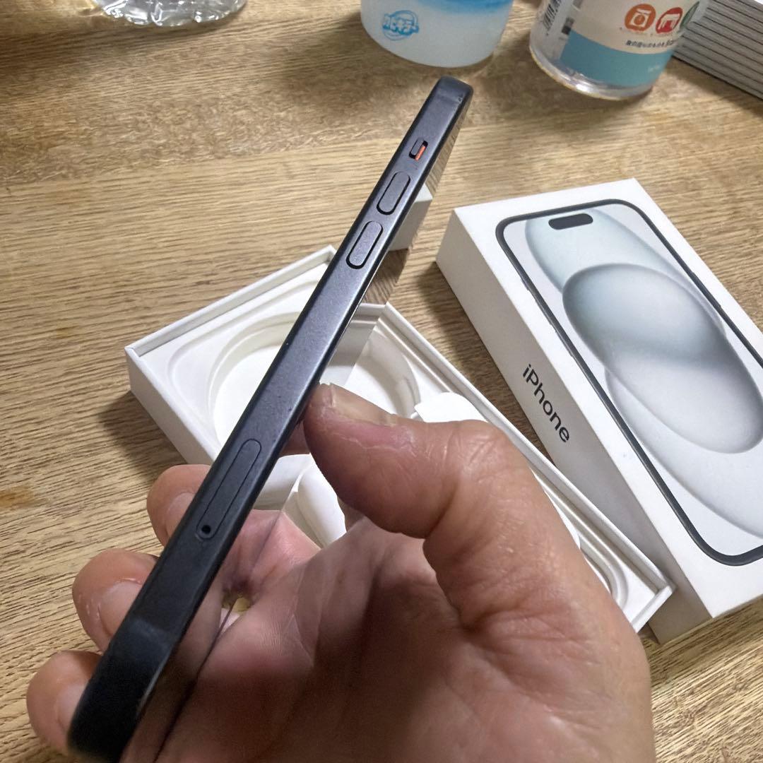 iPhone15 128GB ブラック　擦り傷ありSIMフリー