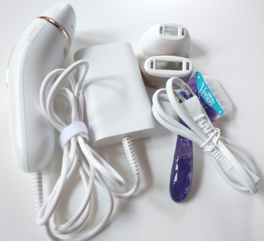 【専用ポーチ付き】【アタッチメント3点付き】【美品】2022 BRAUN