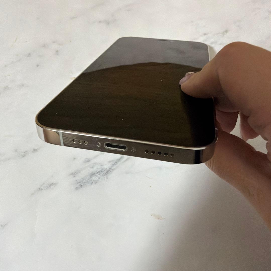 iPhone 12pro 256GB トリプルカメラ ホワイト