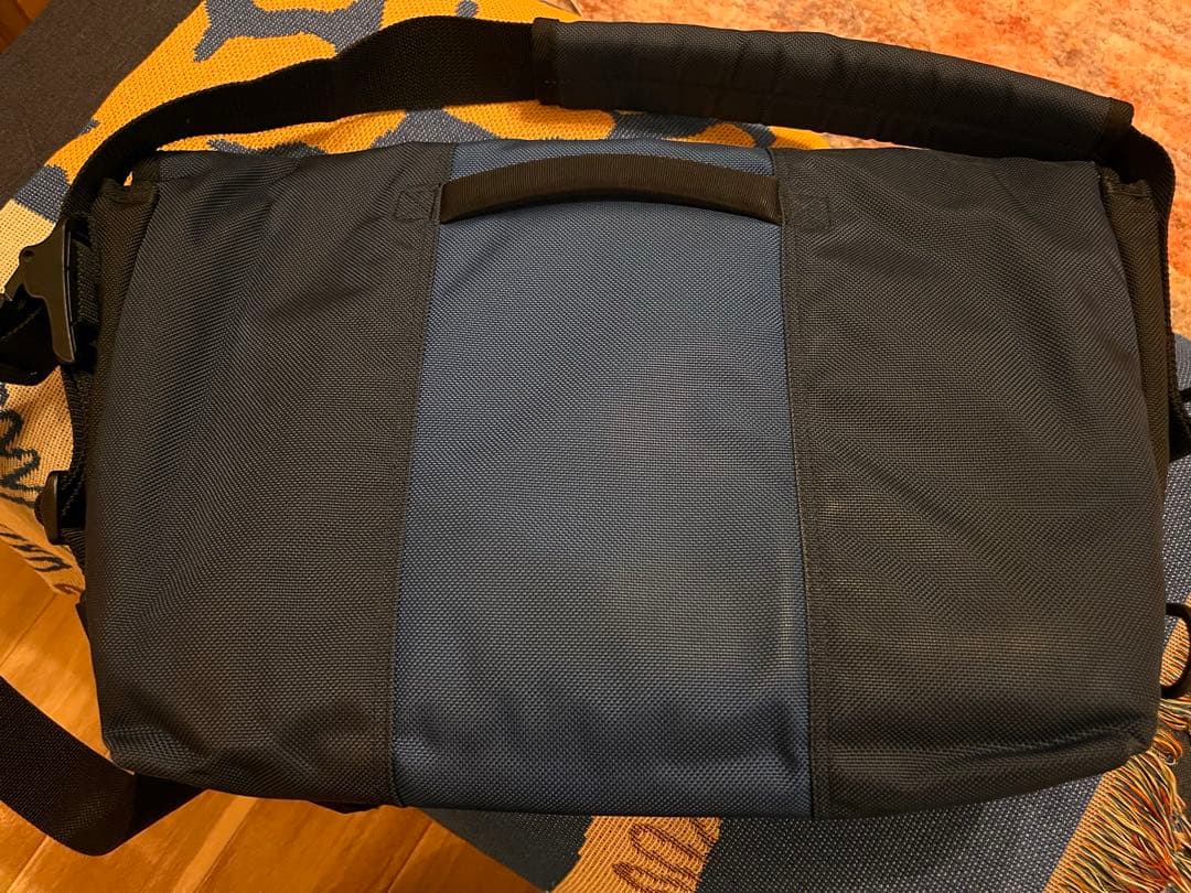 timbuk2 メッセンジャーバッグ　ネイビー