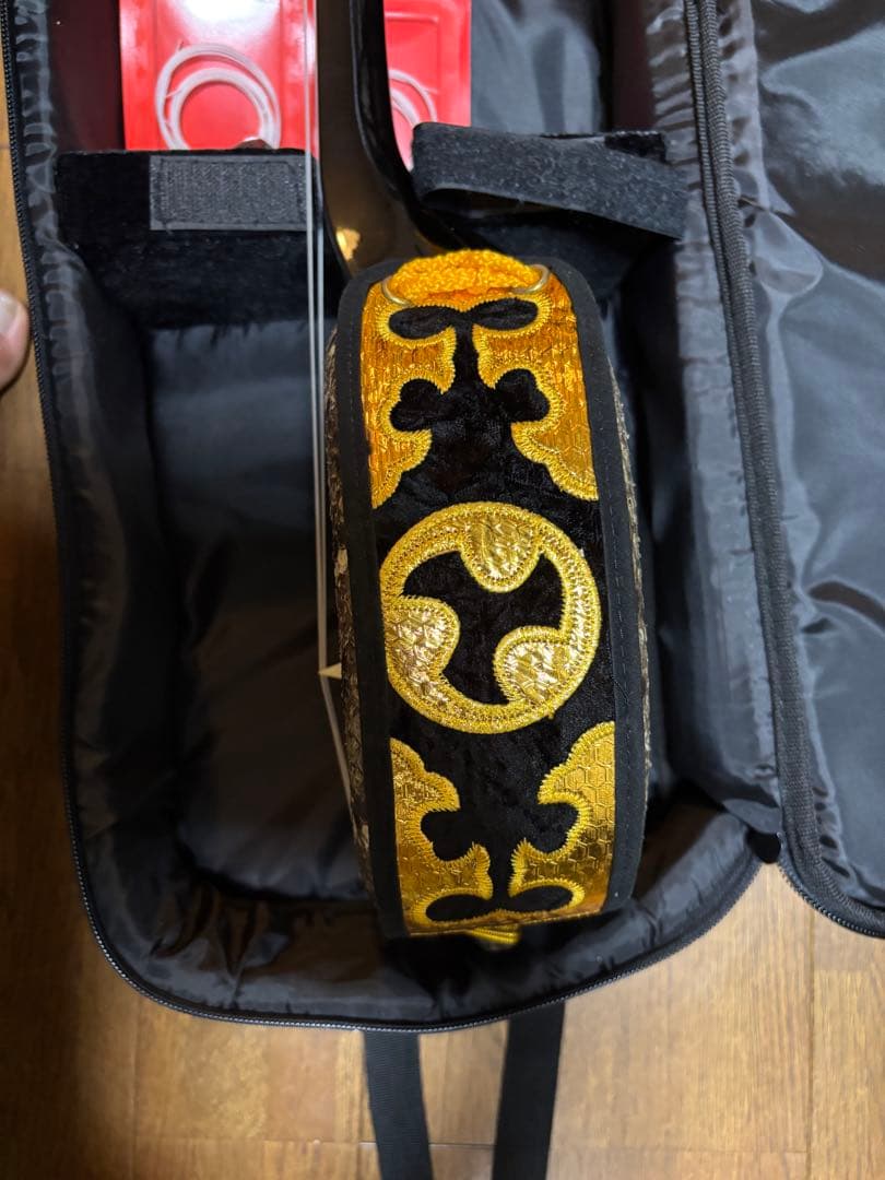 三線 本体 ヘビ革風デザイン