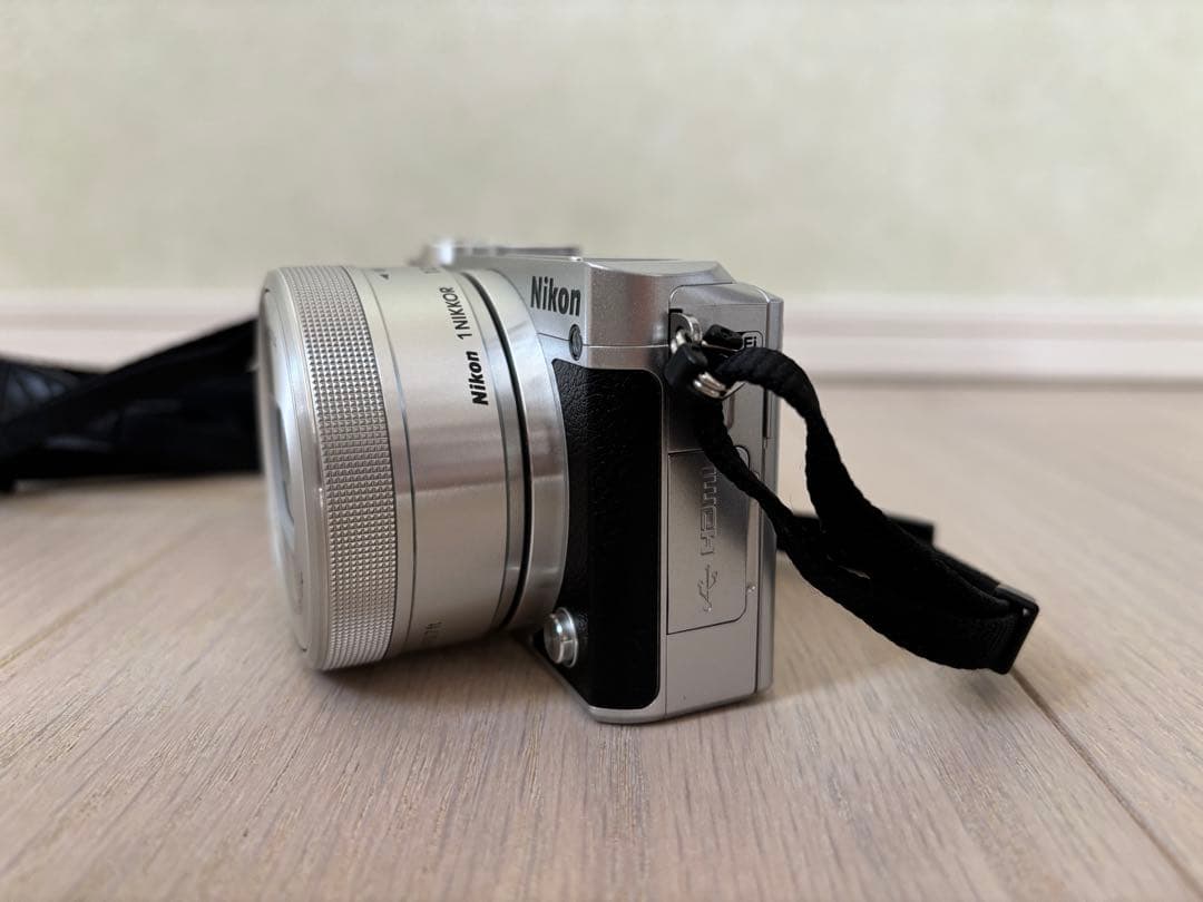 【匿名発送】Nikon 1j5 ダブルズームレンズキット