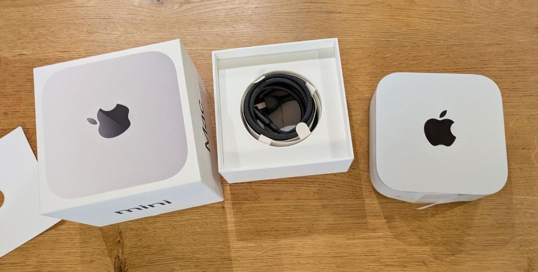 Mac Mini / M4 Pro / 24GB メモリ / 10GBイーサ