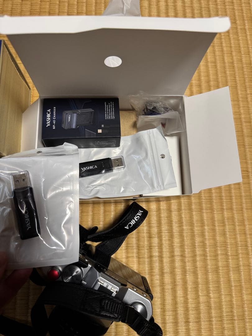 波*き様 Yashica FX-D100デジタルカメラ 本体と付属品