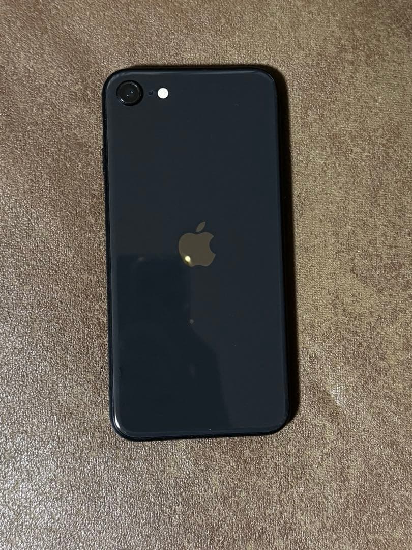 【美品】iPhoneSEブラック128g