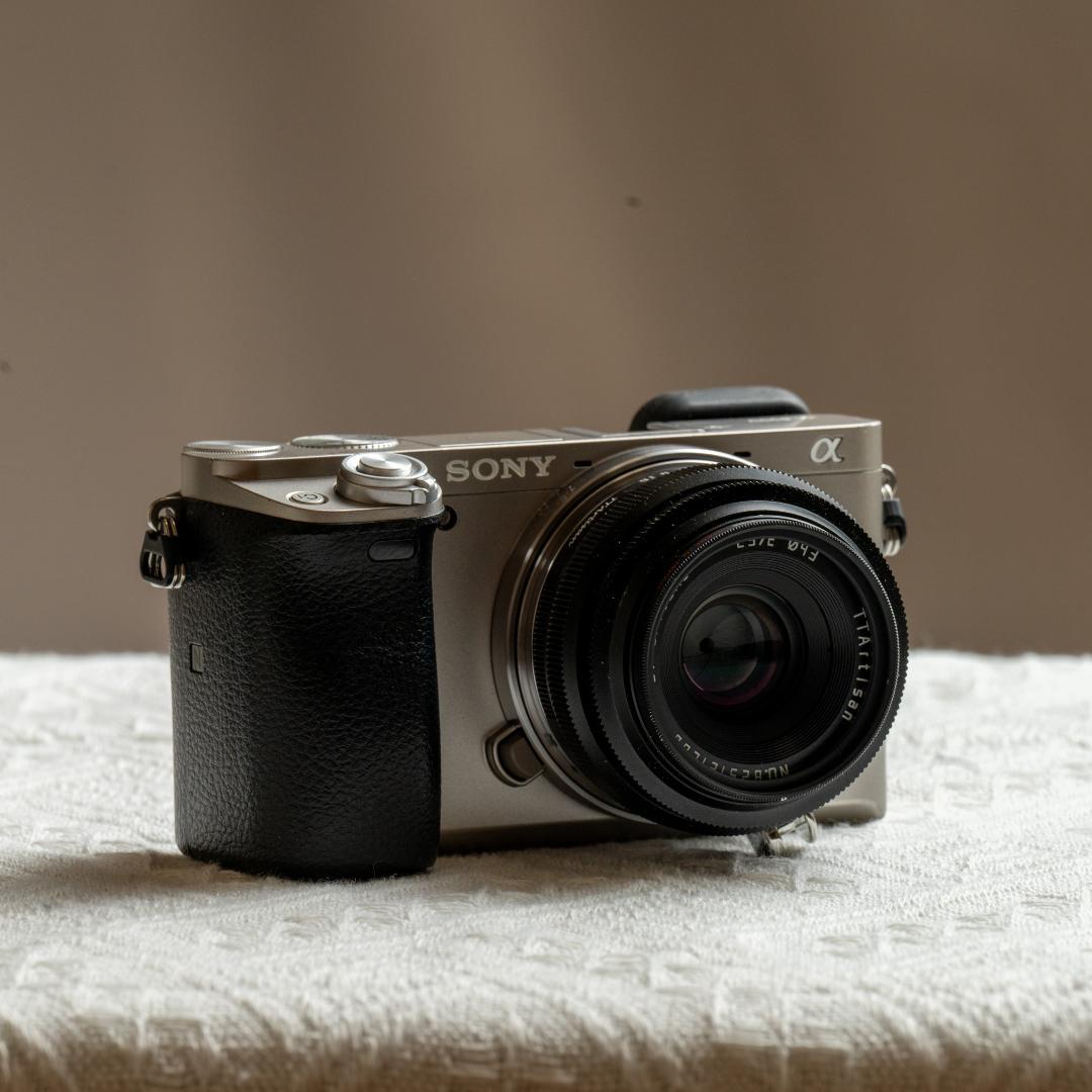 【即撮影OK】SONY α6000 レンズ2本 バッテリー2個 バッグ付