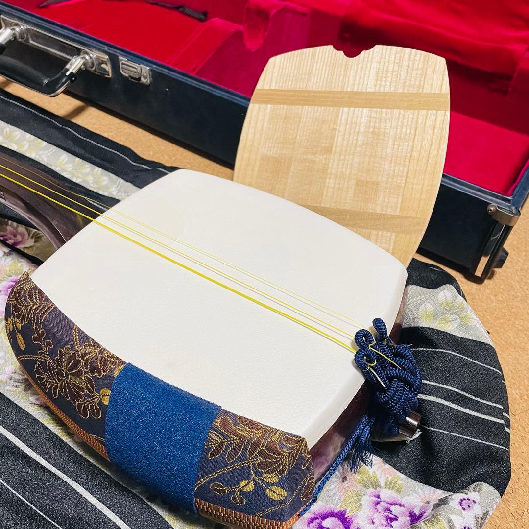 地唄 民謡 三味線 中棹 東さわり 紅木? 紫檀? ハードケース鍵付　付属品色々