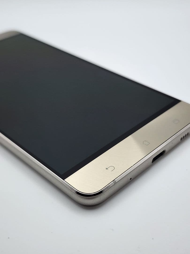 Zenfone 3 Deluxe 256GB | 6GB この価額 マジで安い