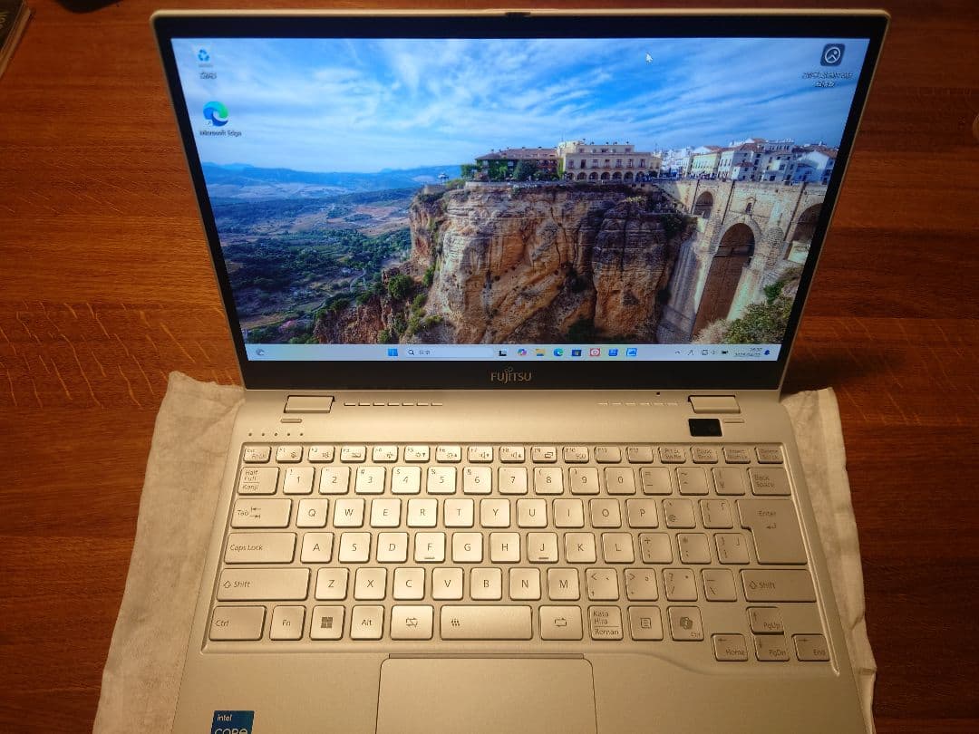 FMV LIFEBOOK WU3/J3 ほぼ未使用