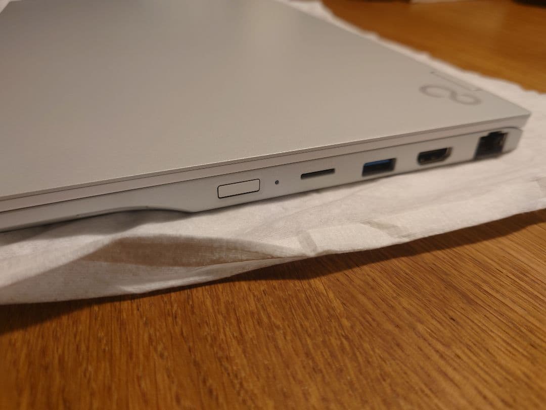 FMV LIFEBOOK WU3/J3 ほぼ未使用