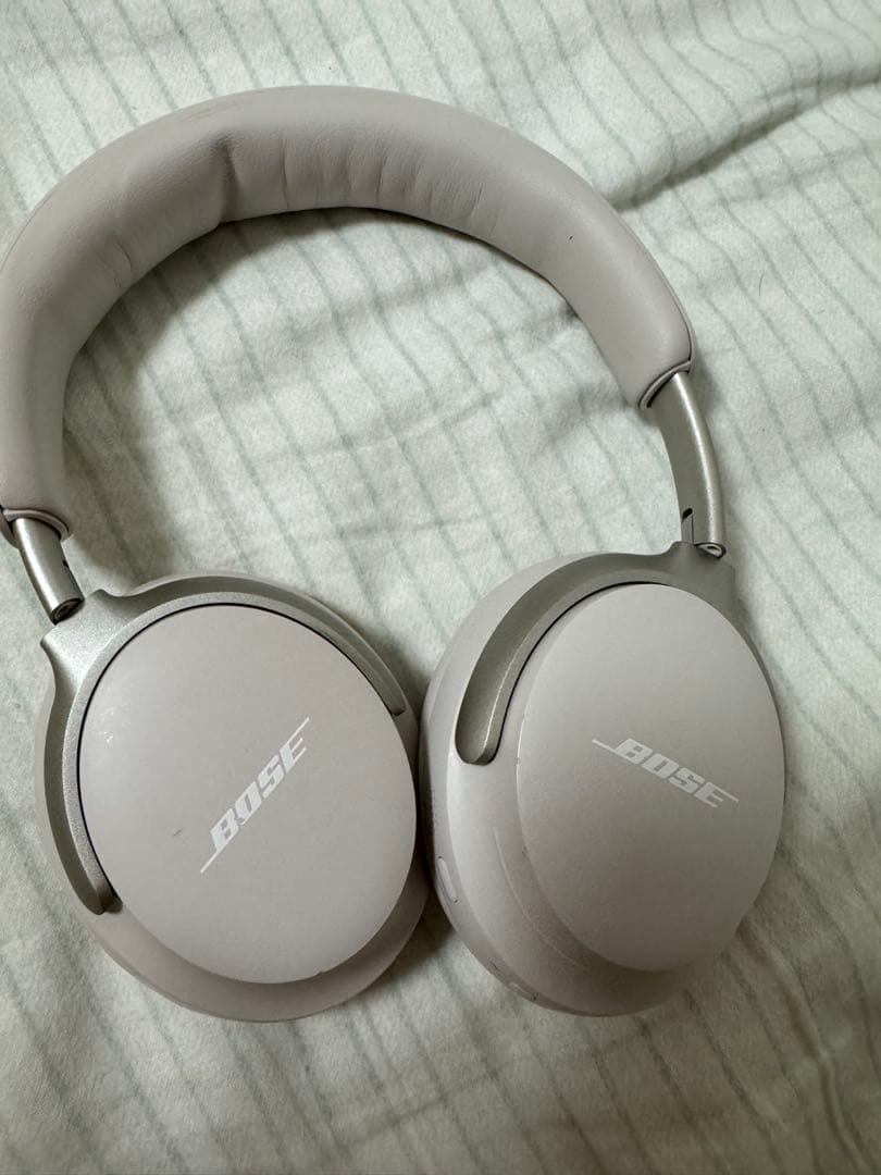 BOSE ワイヤレスヘッドホン ノイズキャンセリング