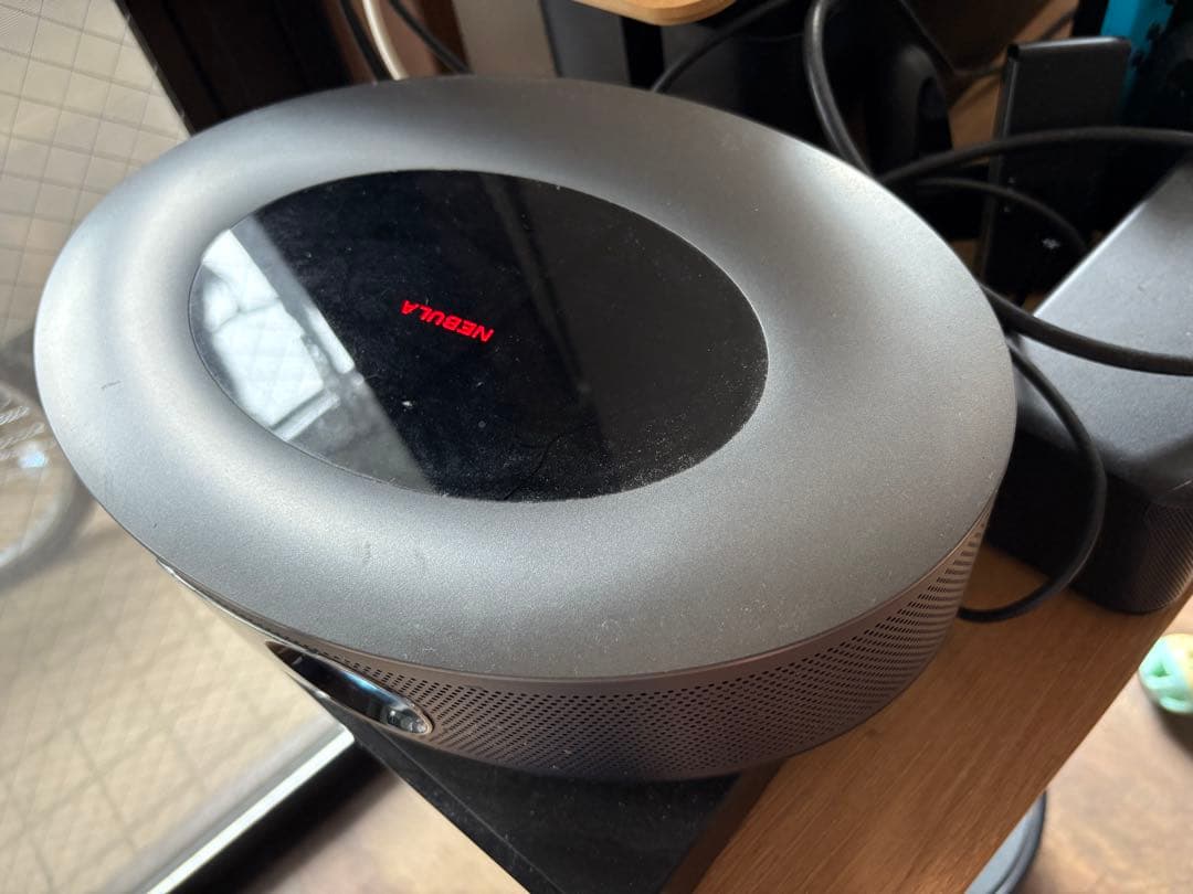 Nebula プロジェクター本体