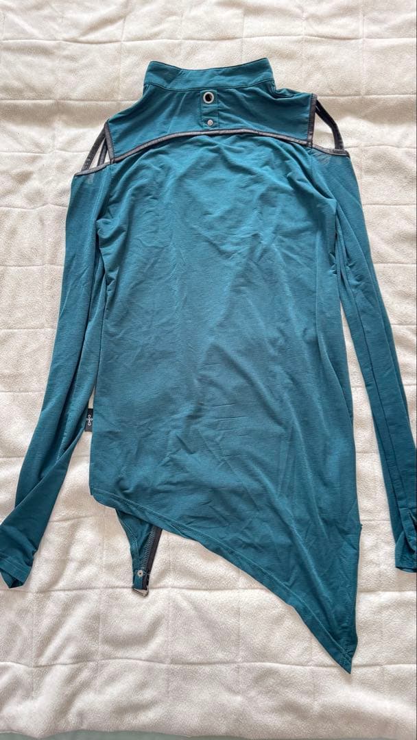 OzzCroce 長袖トップス