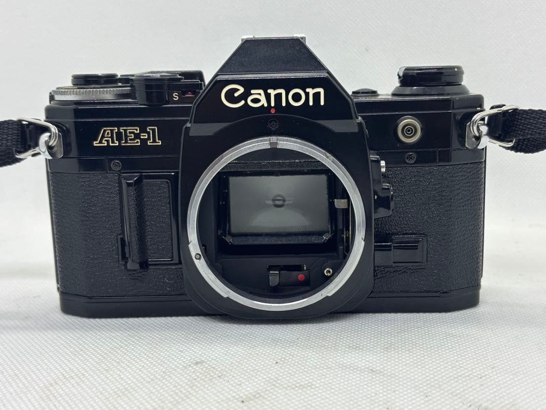 CANON AE-1 + FD 35-75mm f4レンズ付 動作良好