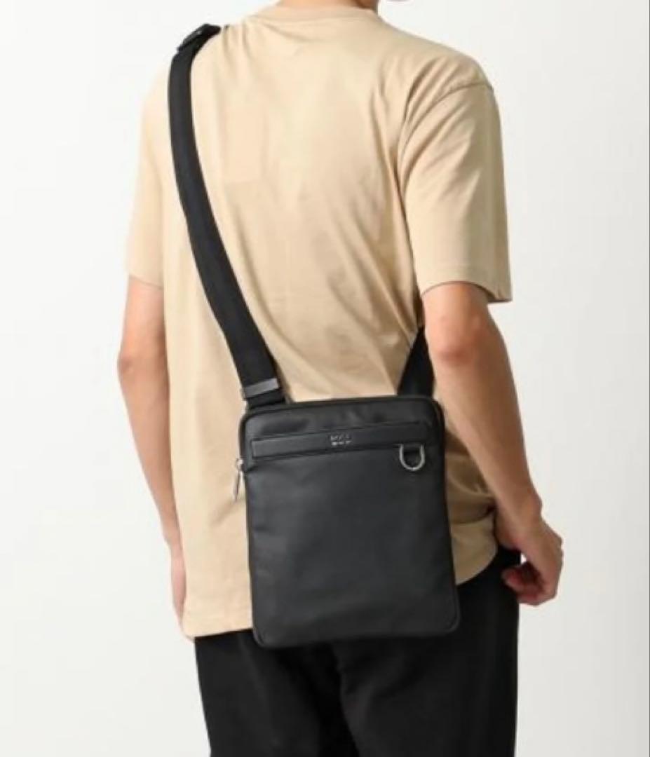 ２月１５日までの限定HUGO BOSS ショルダーバックブラック