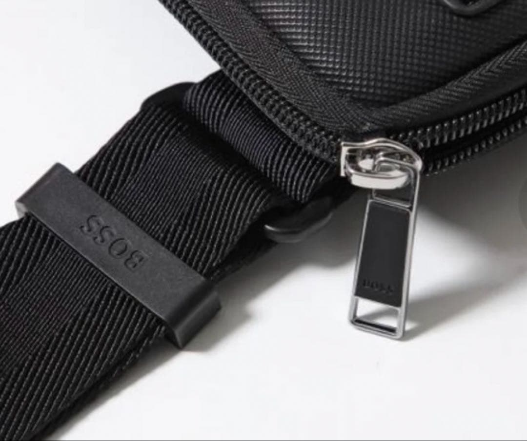 ２月１５日までの限定HUGO BOSS ショルダーバックブラック