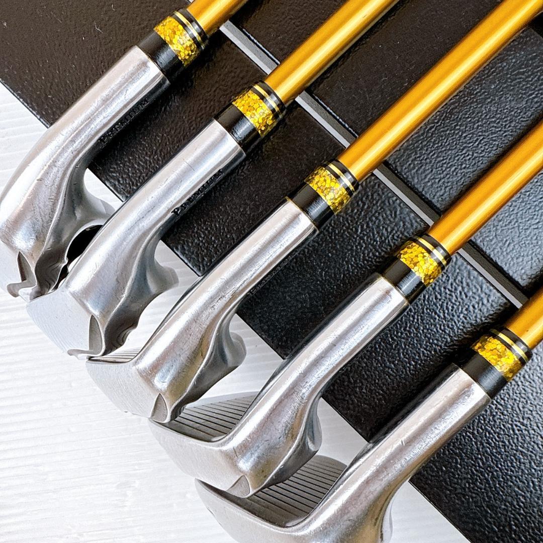 本間睦（ホンマムツミ）　MH626　アイアンセット　5本　純正カーボン（R）