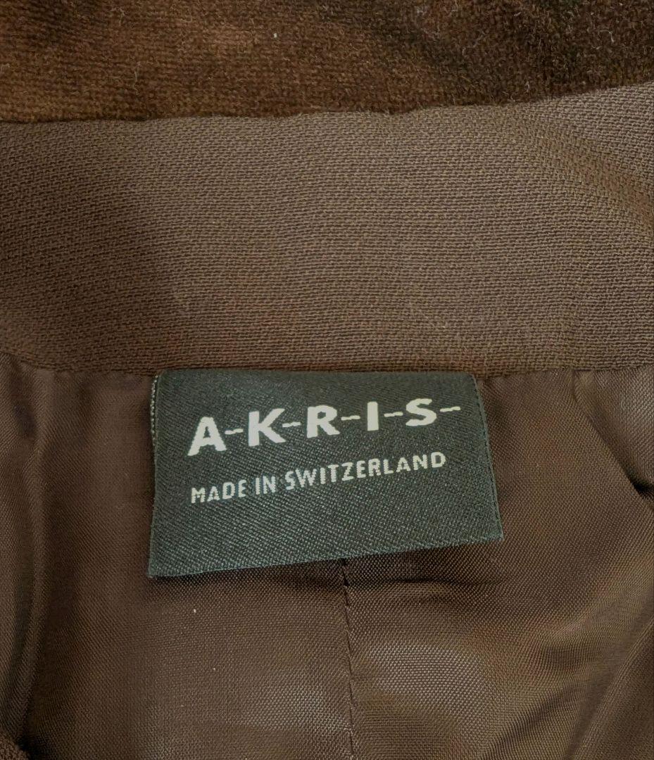 AKRIS　茶色スーツ　38　美品　上品