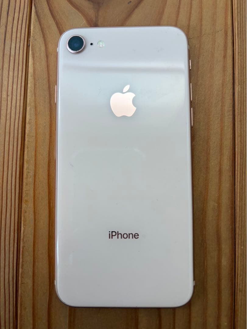 中古　iPhone 8 64GB ホワイト　ピンクゴールド