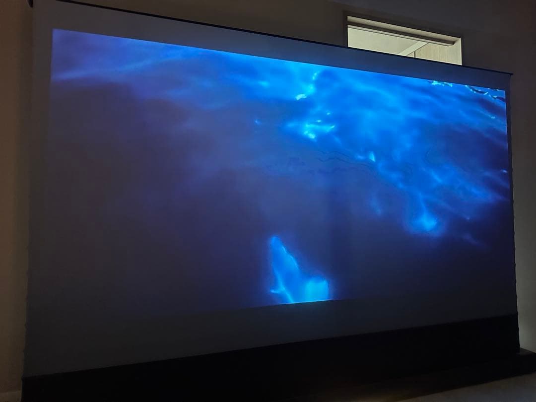 vividstorm 120インチ　定価30万　超短焦点用スクリーン