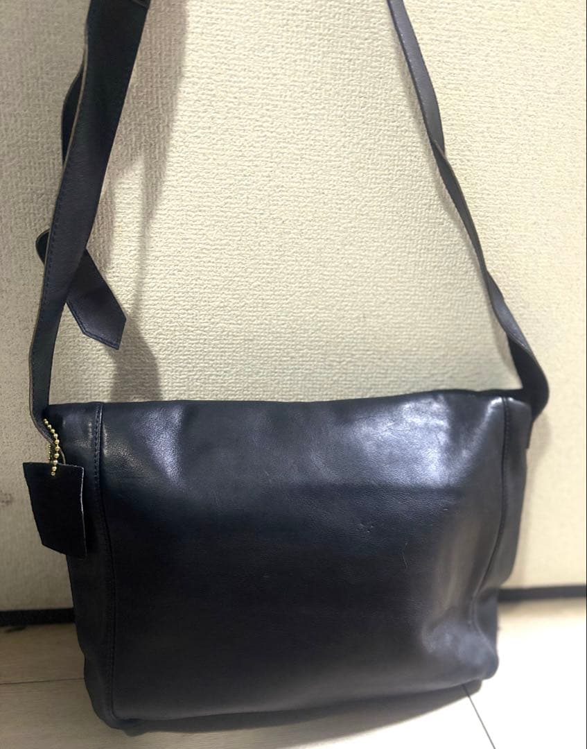 美品　未使用✩︎レザー　ブラックレザーショルダーバッグ