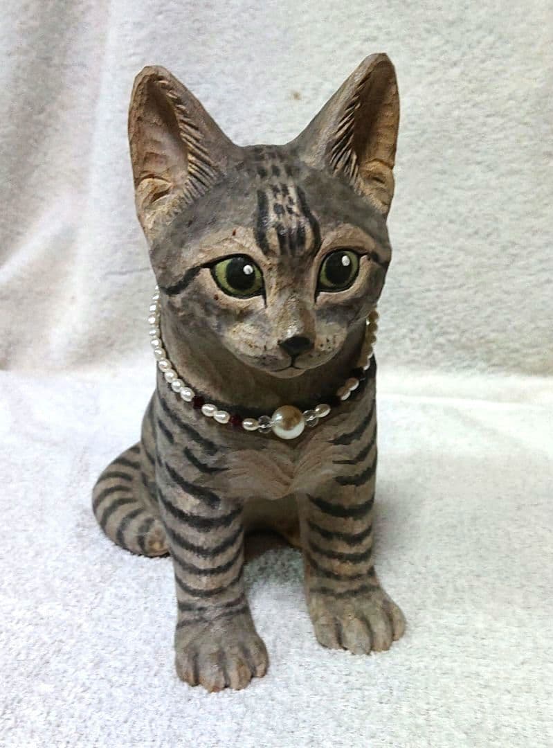 愛らしい猫の置物 T164