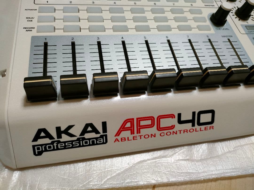 【未使用・限定カラー】AKAI APC40 Ableton コントローラー