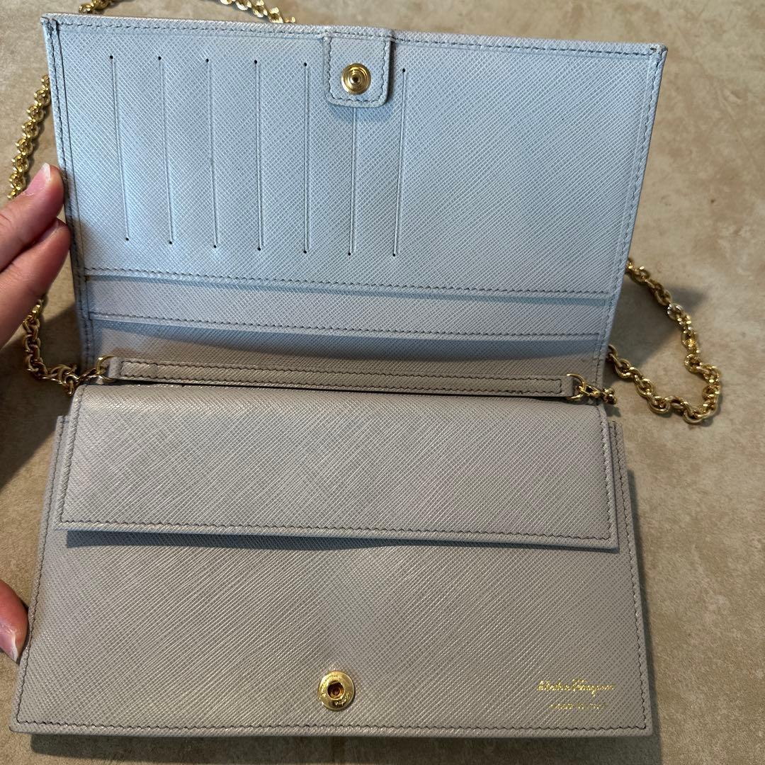 フェラガモ 未使用 グレー パーティーバッグ ウォレット ショルダー 結婚式