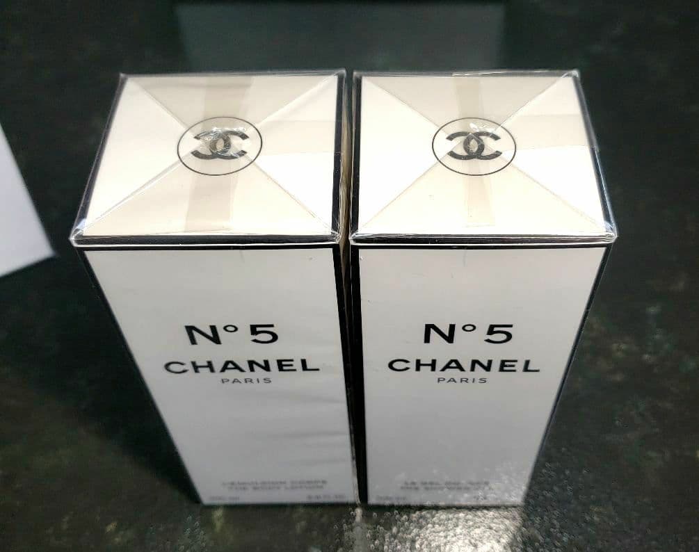 CHANEL N °5 ボディーローション　シャワージェル　新品