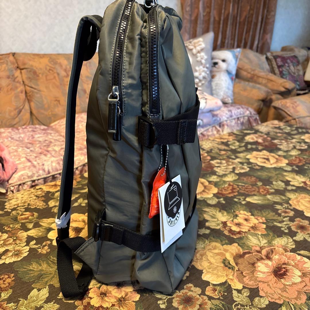 オリーブグリーン バックパック